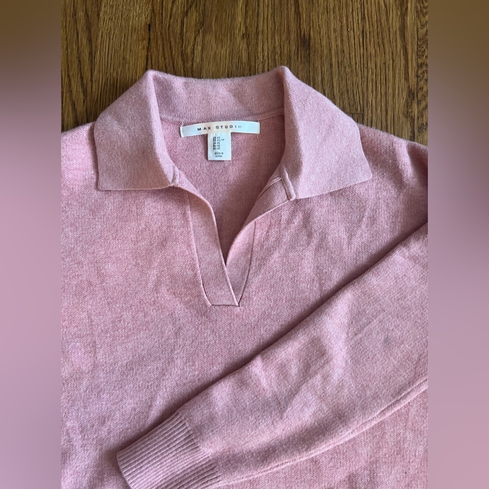Max Studios V-Neck Polo Sweater